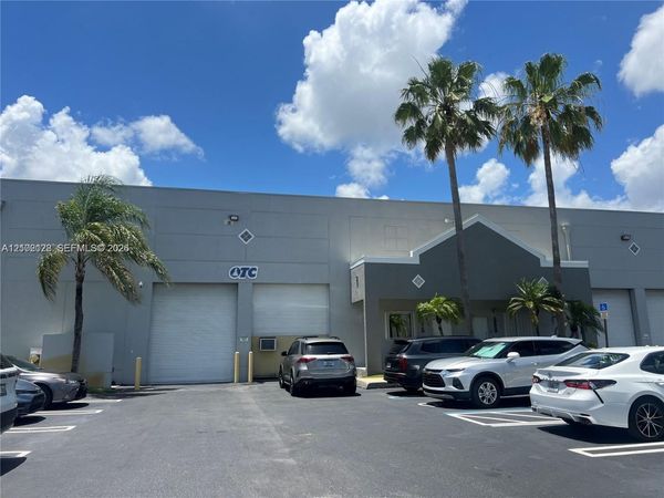 10860 NW 27th St , Unit 6-A, Doral, FL 33172