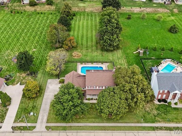 1895 CEDARWOOD Trail, Belleville, IL 62226