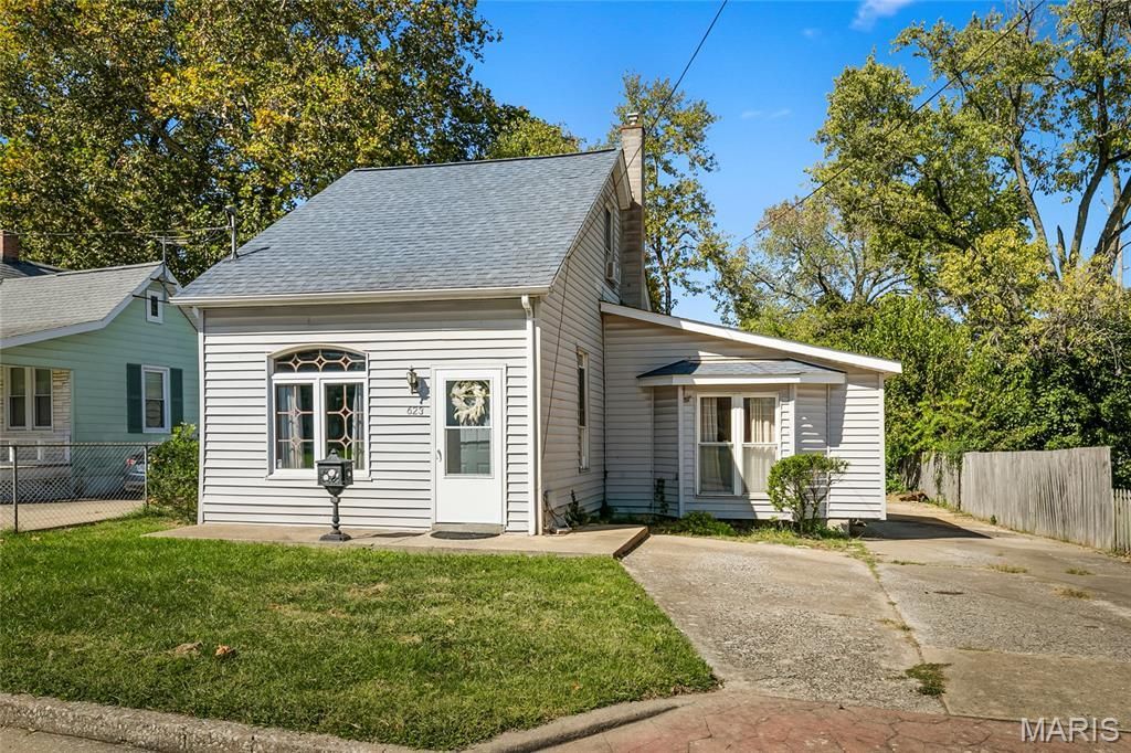 623 N Charles Street , Belleville, IL 62220 Main Photo
