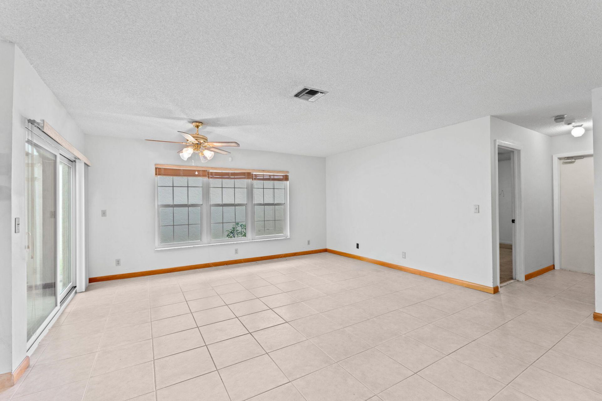 5611 SW 97th Terrace, Cooper City, FL 33328 Photo