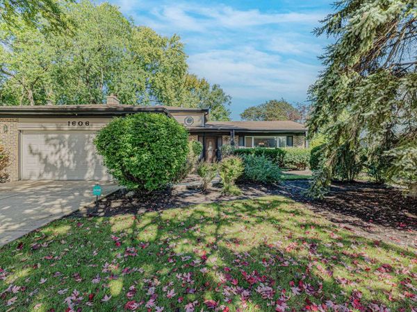 1606 E WAVERLY Court , Arlington Heights, IL 60004