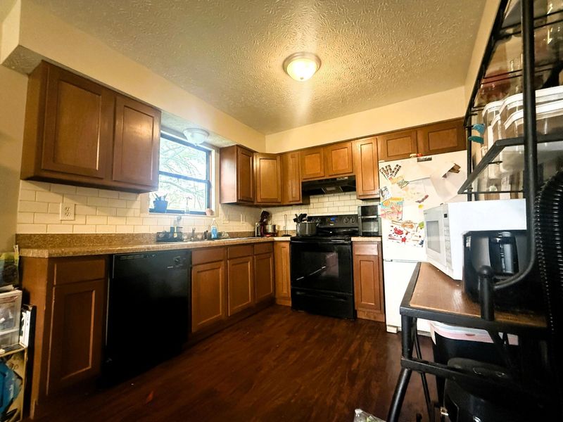 4856-4860 Briston Drive, Columbus, OH 43221 Photo 18