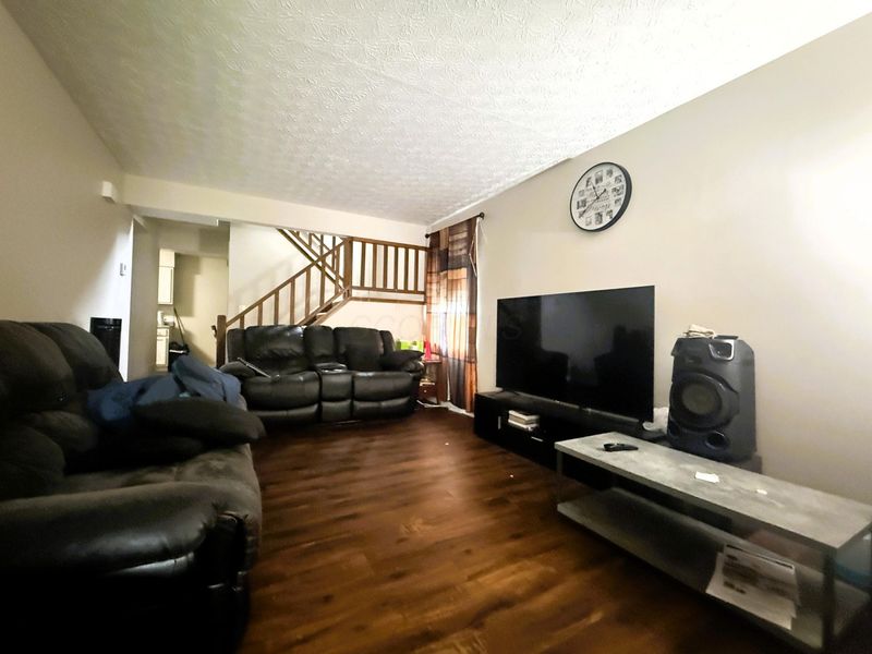 4856-4860 Briston Drive, Columbus, OH 43221 Photo 3