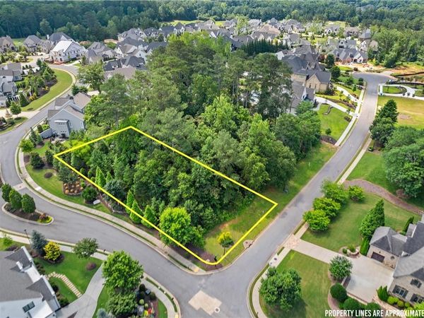 5011 Kings Close , Alpharetta, GA 30004