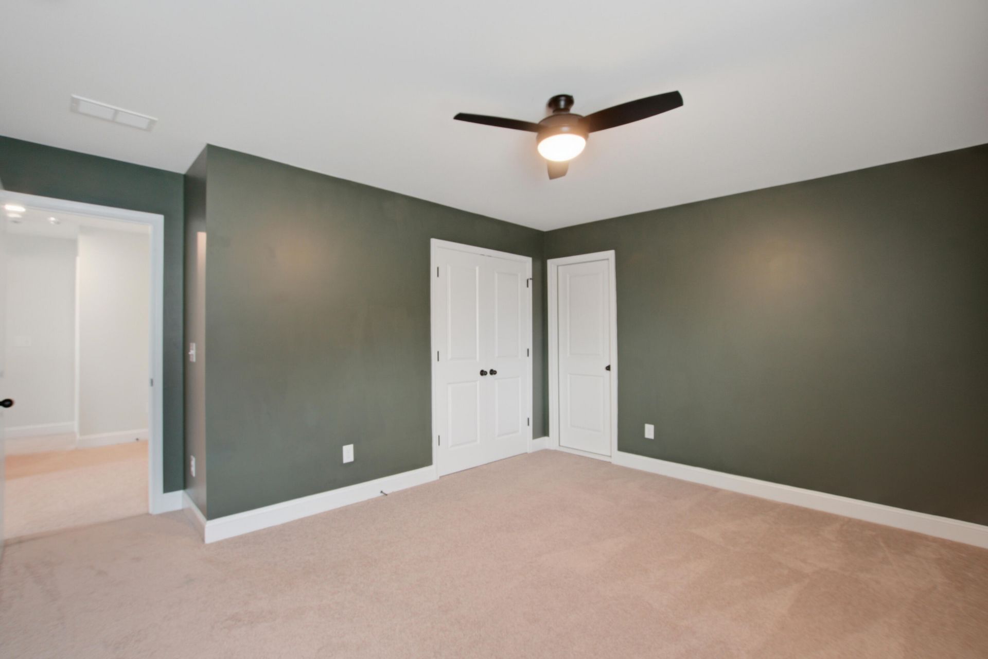 108 Barbour Court Photo 32