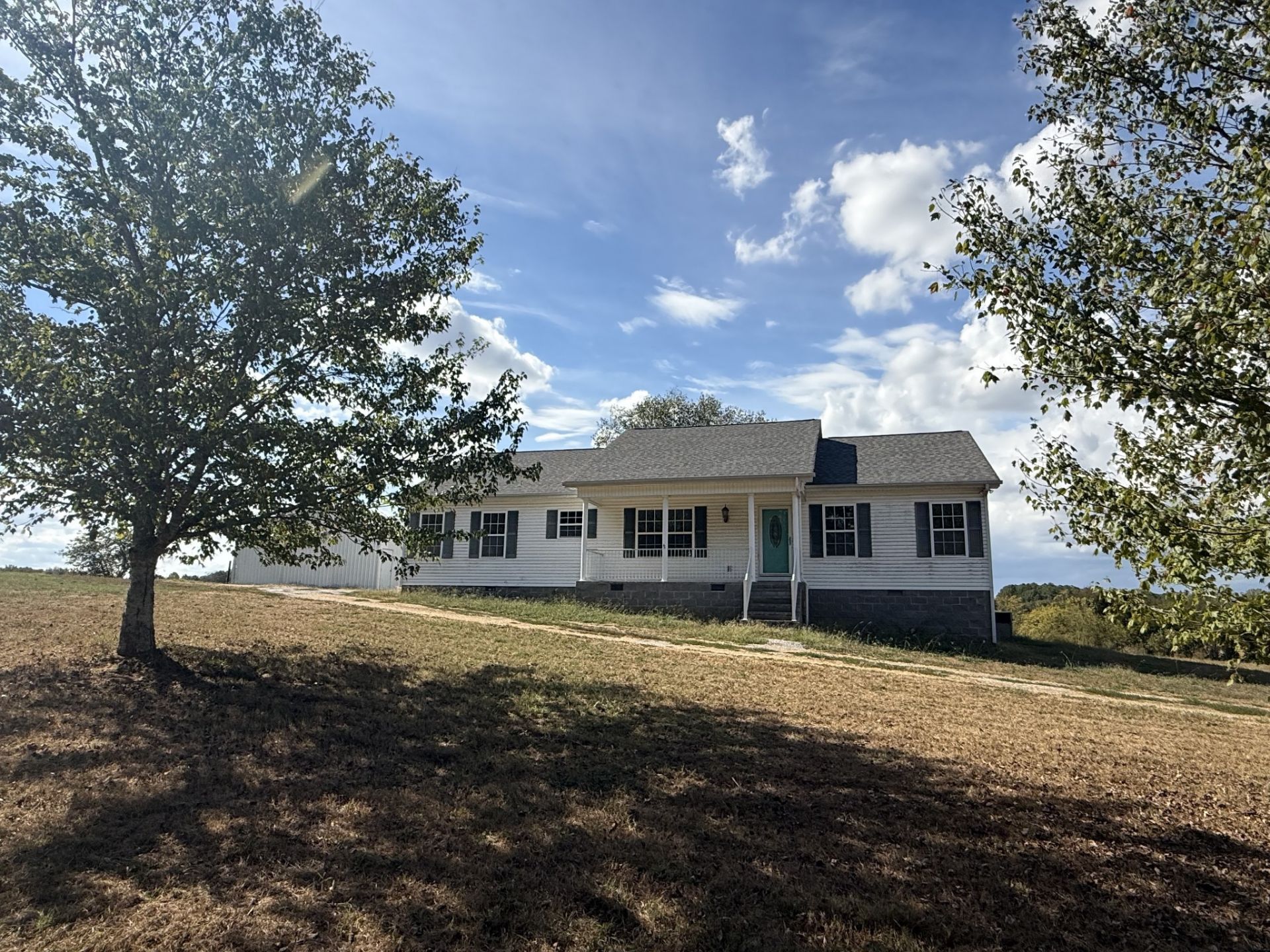 352 Pinewood Ln, Mc Minnville, TN 37110 Main Photo