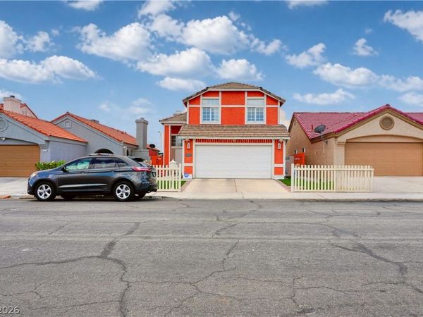 6205 Warm River Road , Las Vegas, NV 89108