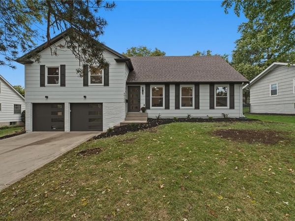 6922 W 101st Street, Overland Park, KS 66212