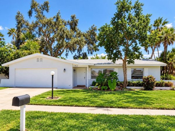 13822 BREWSTER DR, LARGO, FL 33774