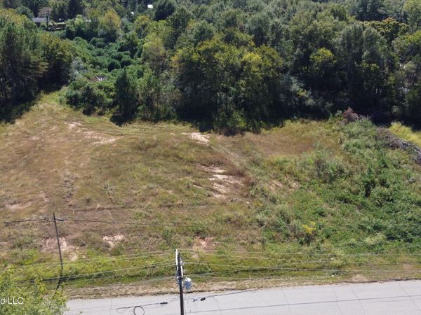 Salem Avenue, Holly Springs, MS 38635
