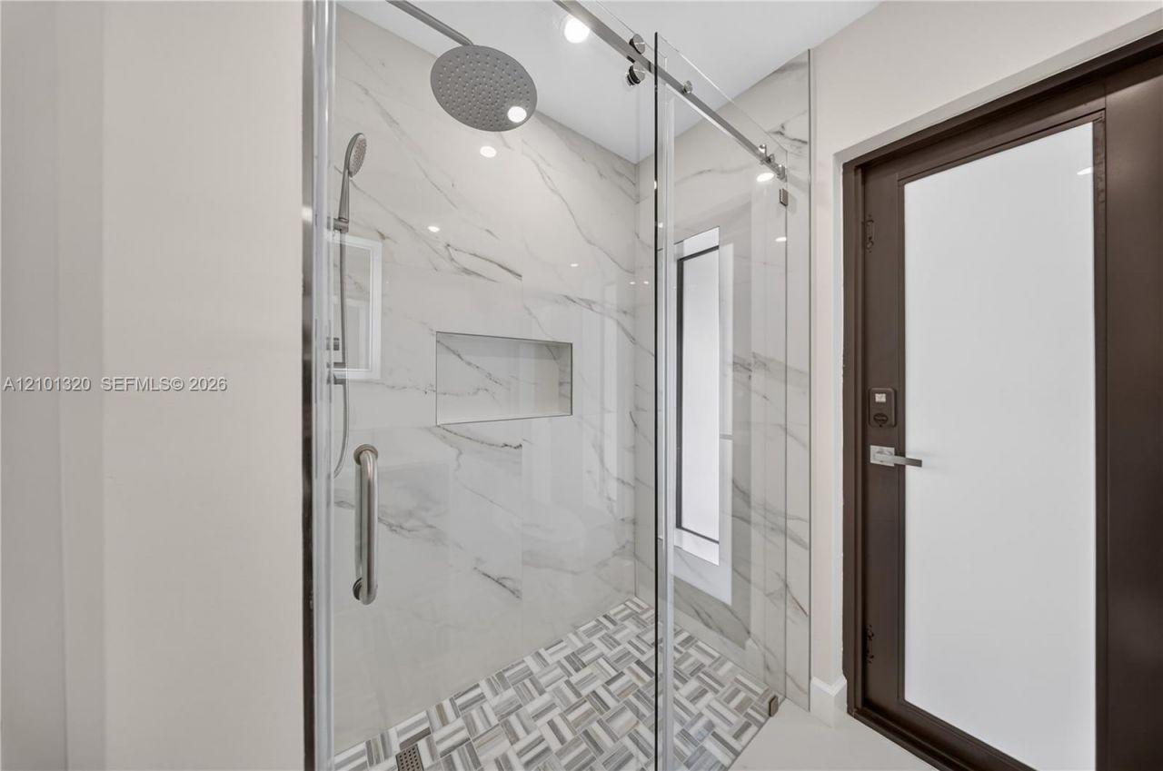 7020 Bamboo St, Miami Lakes, FL 33014 Photo