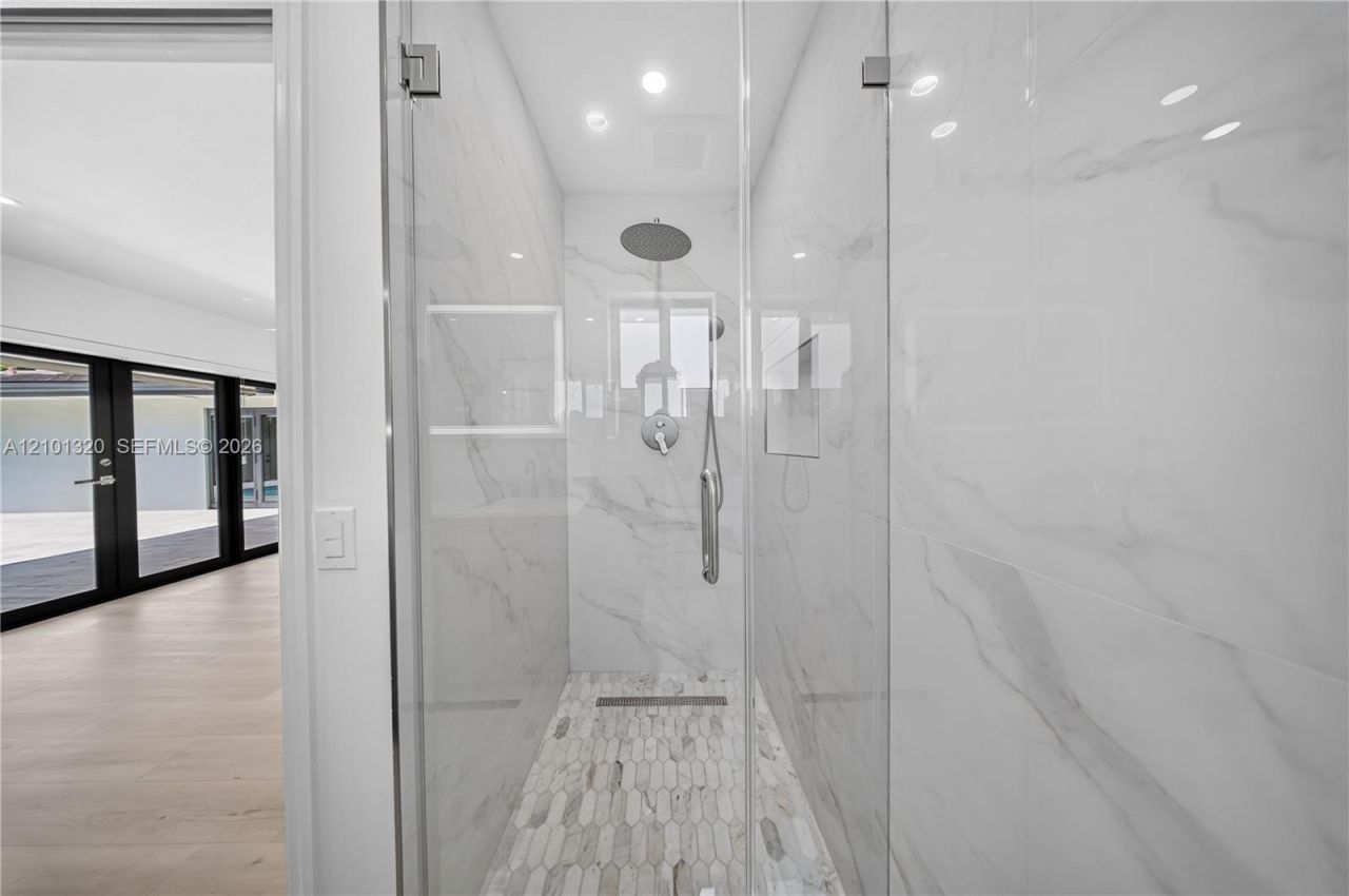 7020 Bamboo St, Miami Lakes, FL 33014 Photo