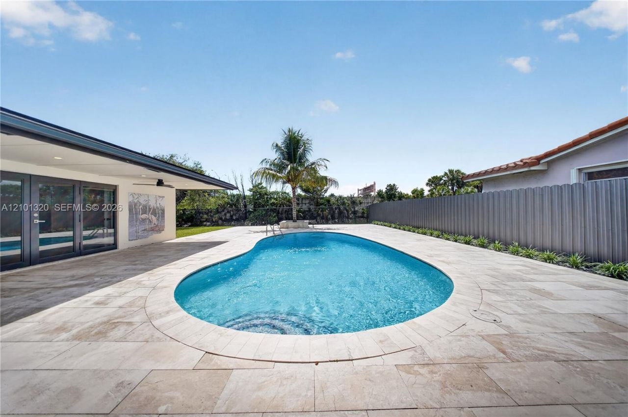 7020 Bamboo St, Miami Lakes, FL 33014 Photo