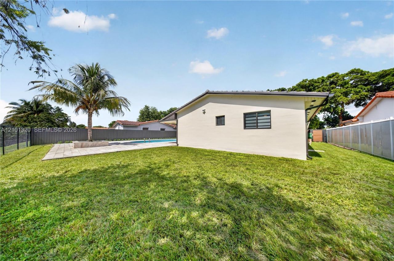 7020 Bamboo St, Miami Lakes, FL 33014 Photo