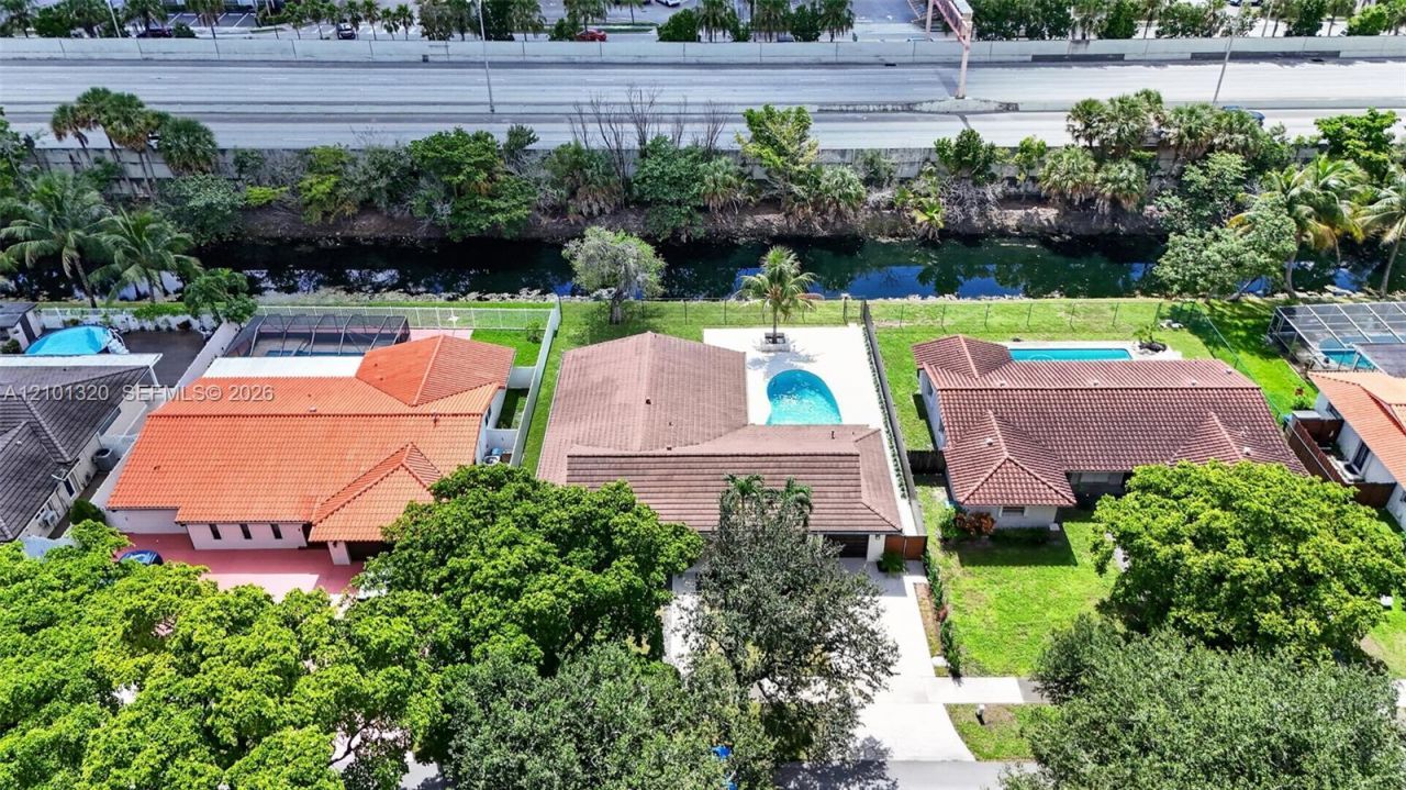 7020 Bamboo St, Miami Lakes, FL 33014 Photo