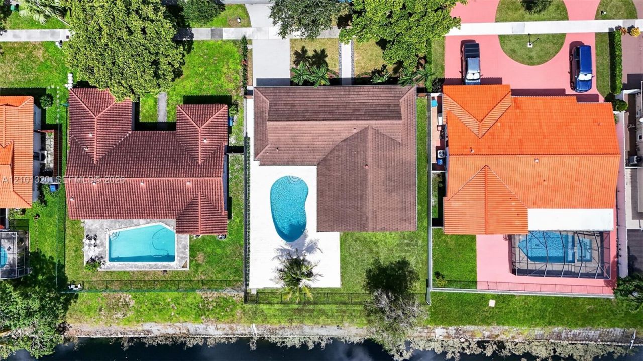 7020 Bamboo St, Miami Lakes, FL 33014 Photo