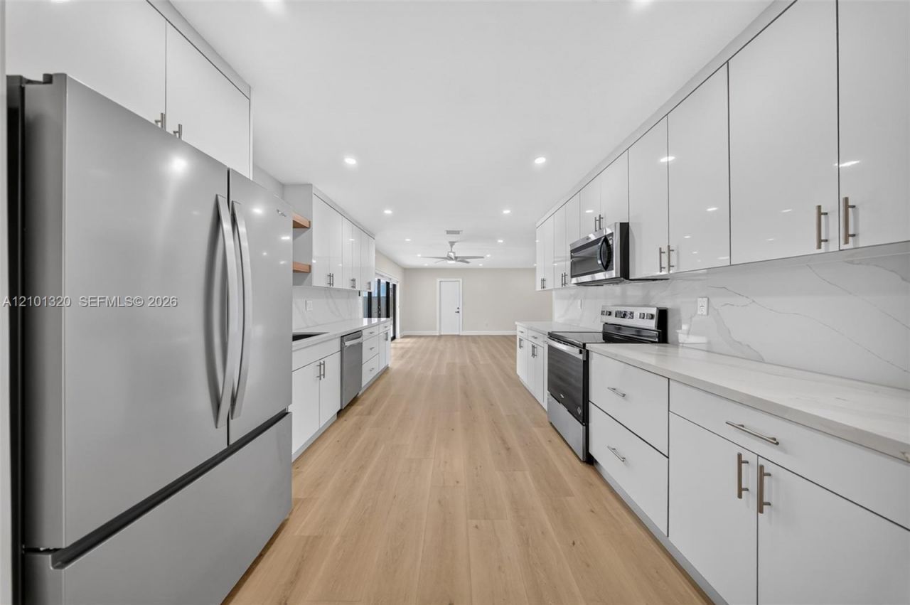 7020 Bamboo St, Miami Lakes, FL 33014 Photo