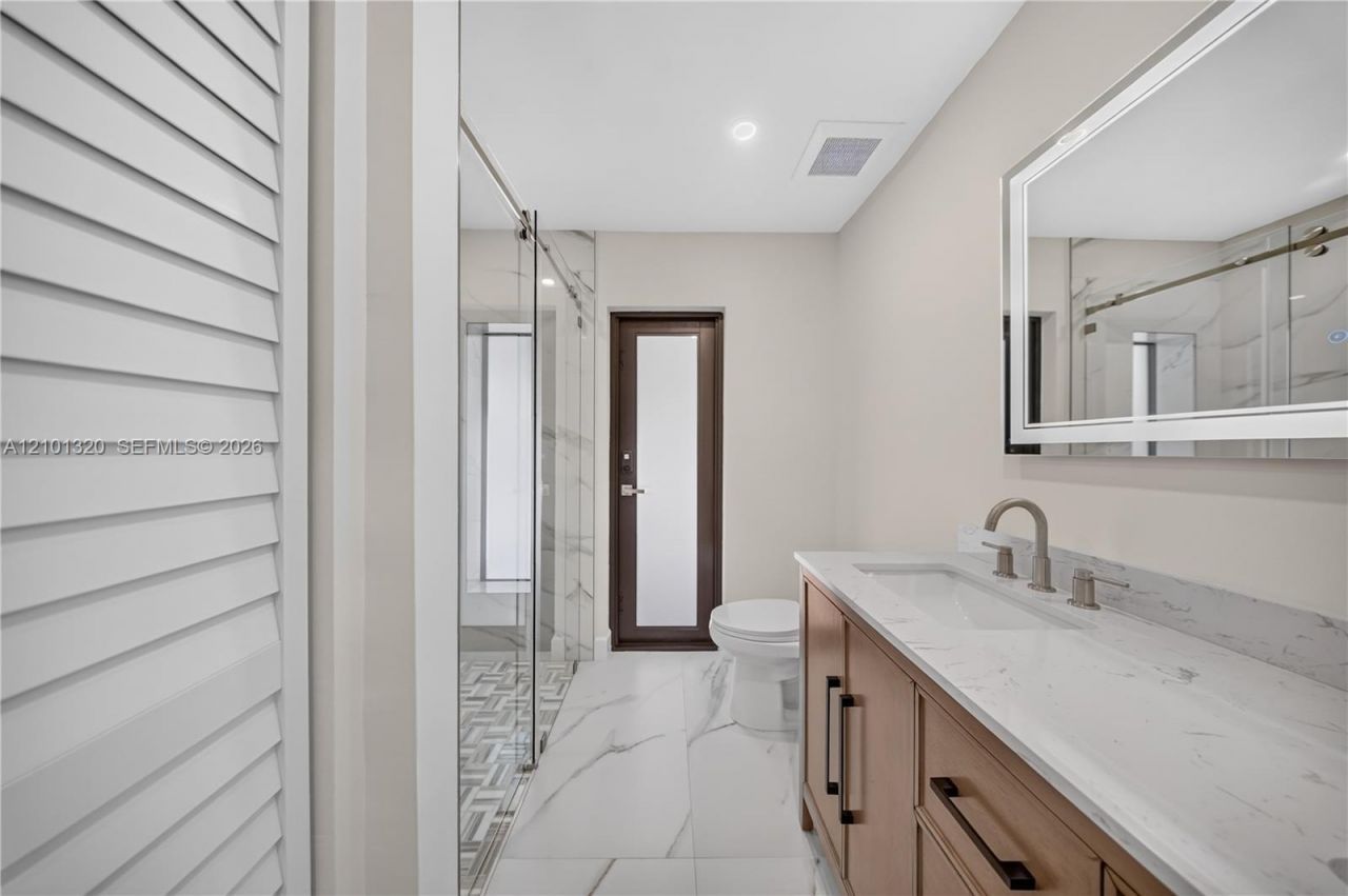 7020 Bamboo St, Miami Lakes, FL 33014 Photo