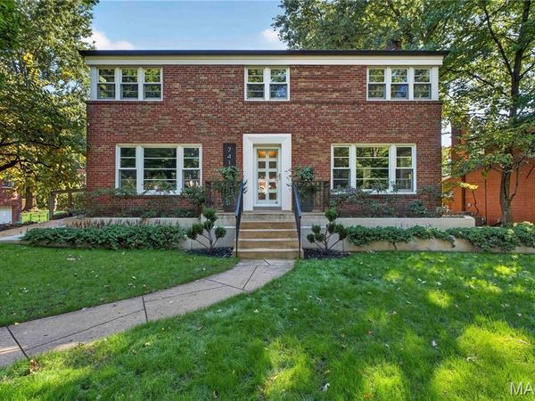 7416 Wellington Way , Clayton, MO 63105