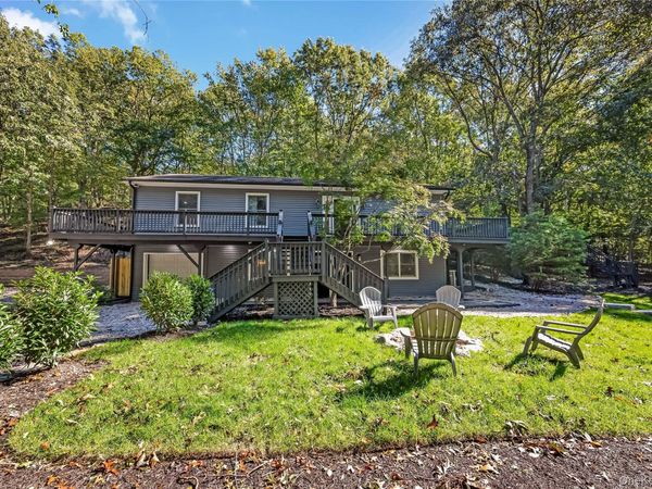 644 BREAD AND CHEESE HOLLOW Road, Northport, NY 11768
