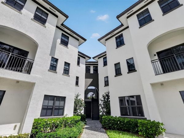 15650 SW 136th St , Unit 212, Miami, FL 33196
