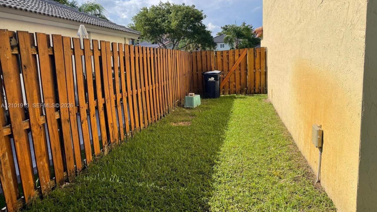 9044 SW 212th Ln , Cutler Bay, FL 33189 Photo