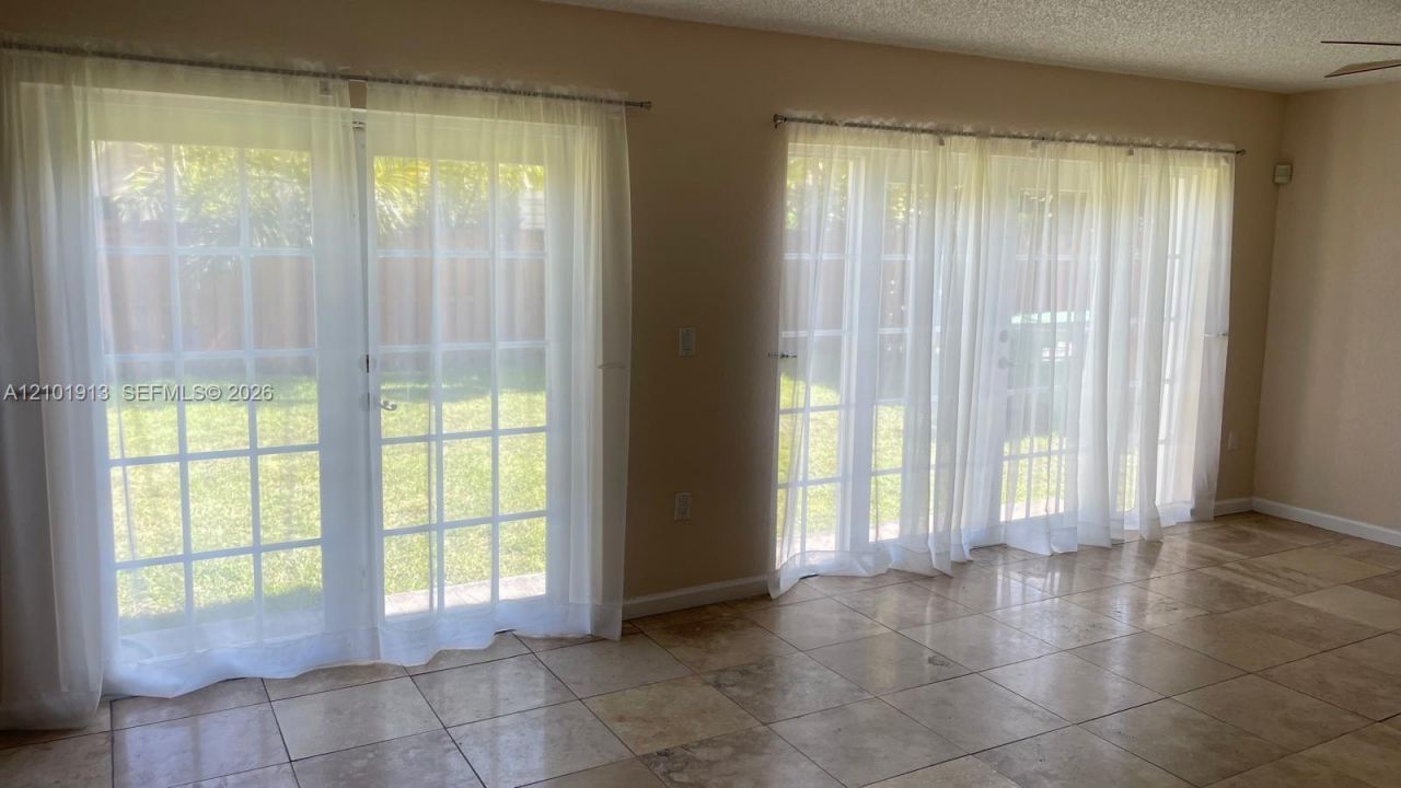 9044 SW 212th Ln , Cutler Bay, FL 33189 Photo
