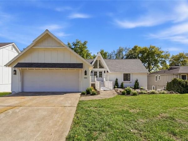 484 N Winnebago Drive, Lake Winnebago, MO 64034