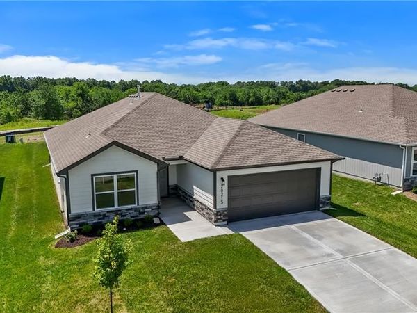 20353 W 195th Street, Spring Hill, KS 66083