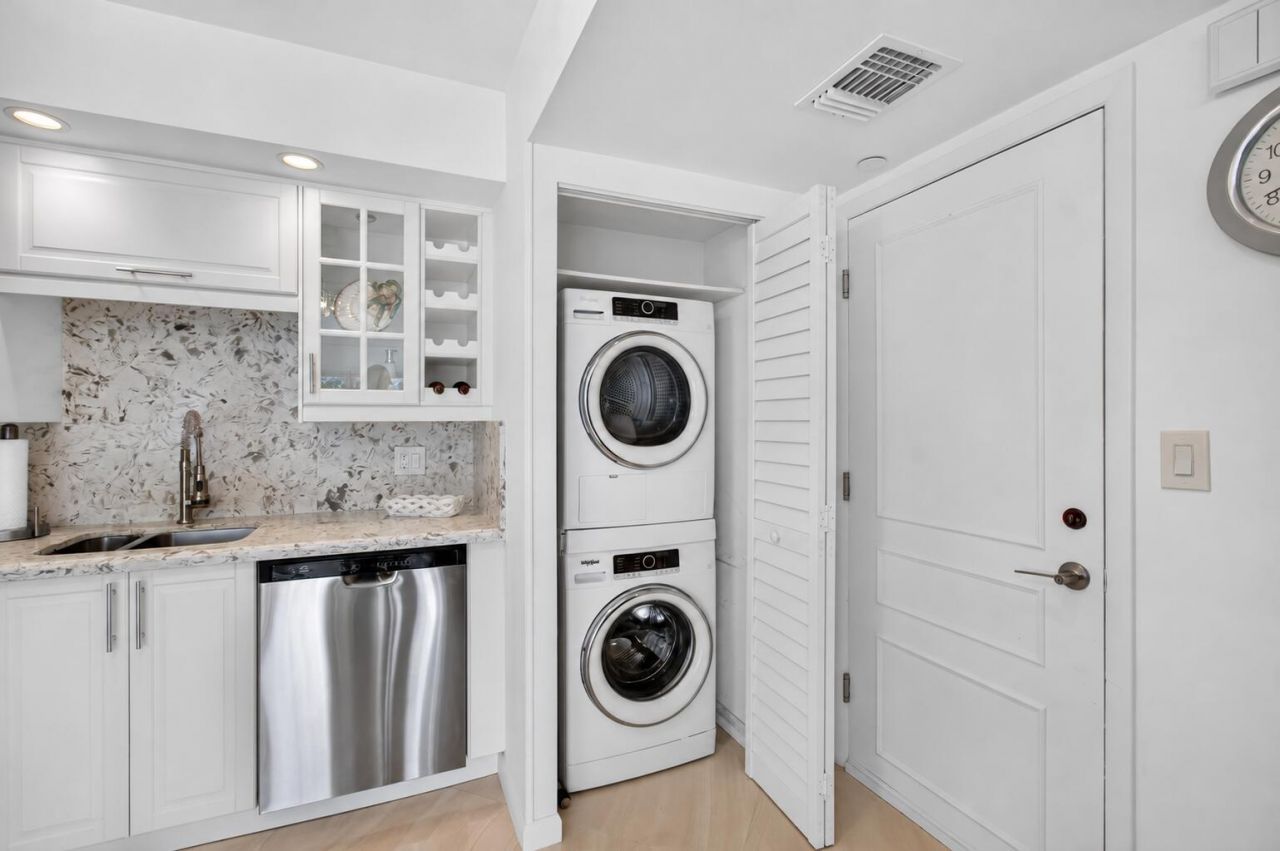875 E Camino Real, Unit 7E, Boca Raton, FL 33432 Photo