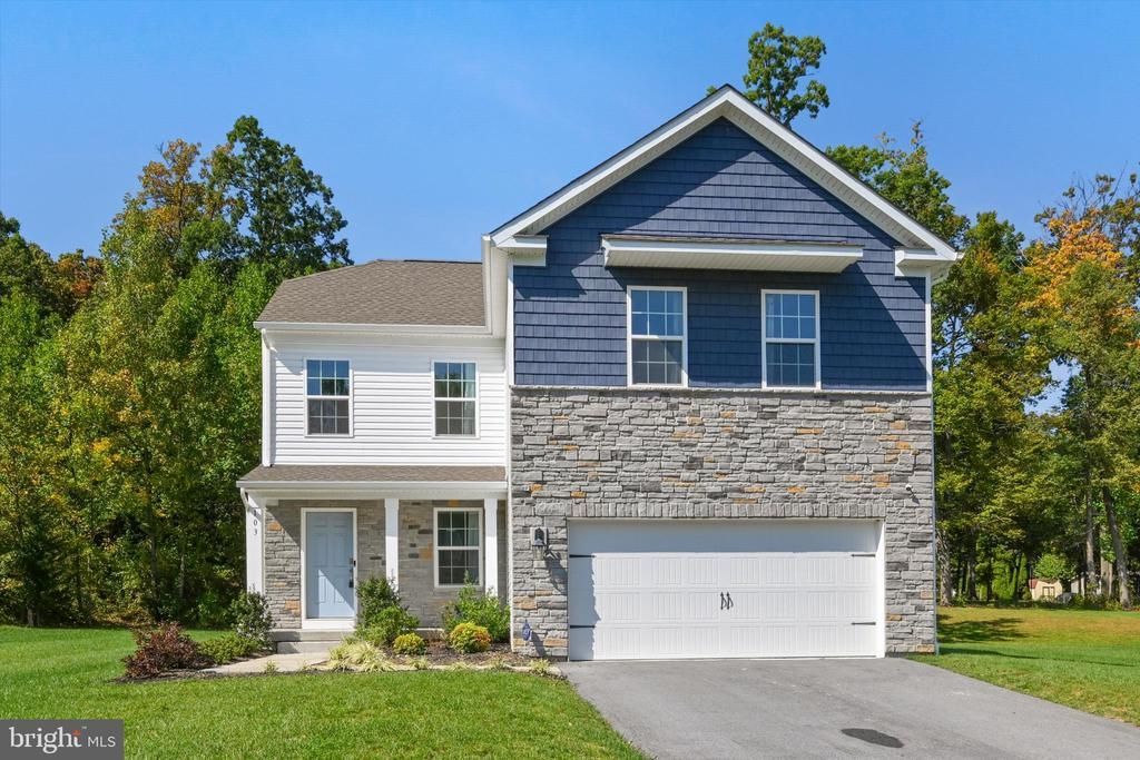 103 CORNWALL PLACE , COATESVILLE, PA 19320