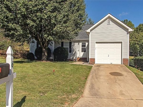 6 Prestbury Court, Greensboro, NC 27455