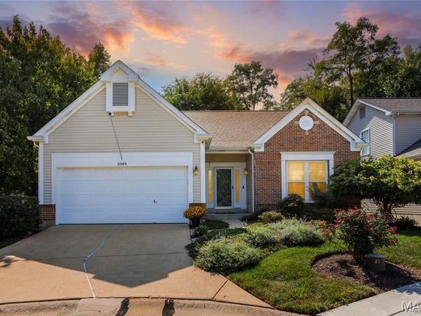 1049 Cambridge Way Drive, Chesterfield, MO 63017