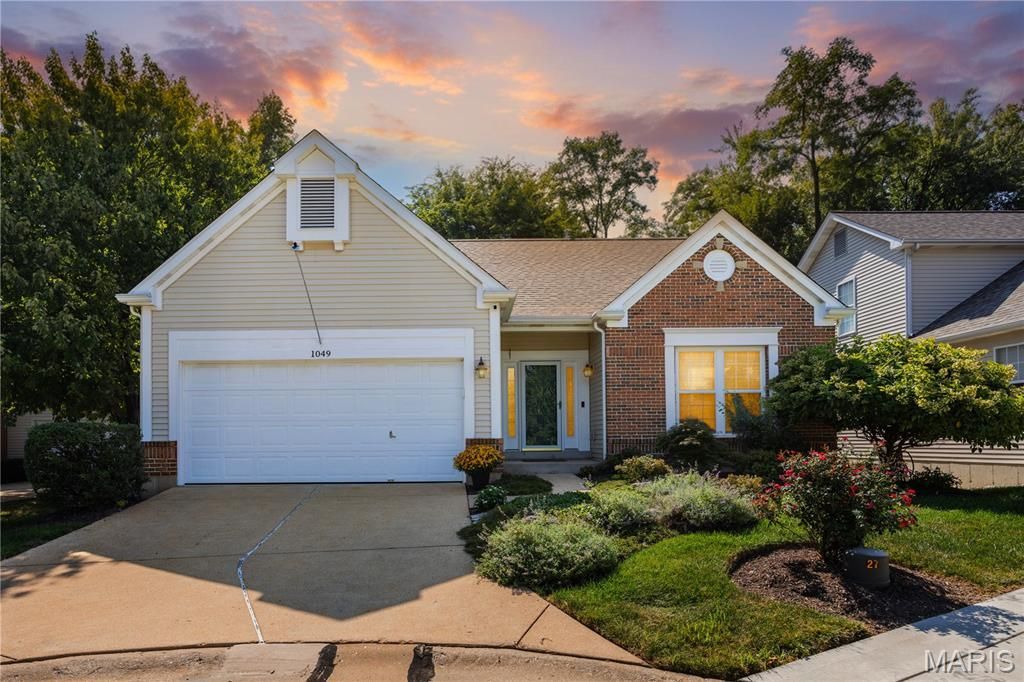1049 Cambridge Way Drive , Chesterfield, MO 63017 Main Photo
