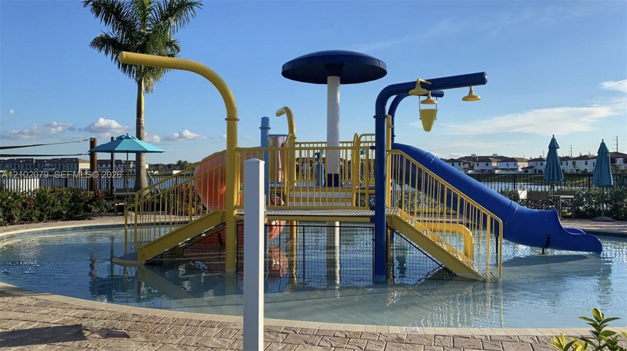 10492 W 33rd Ln , Hialeah, FL 33018 Photo