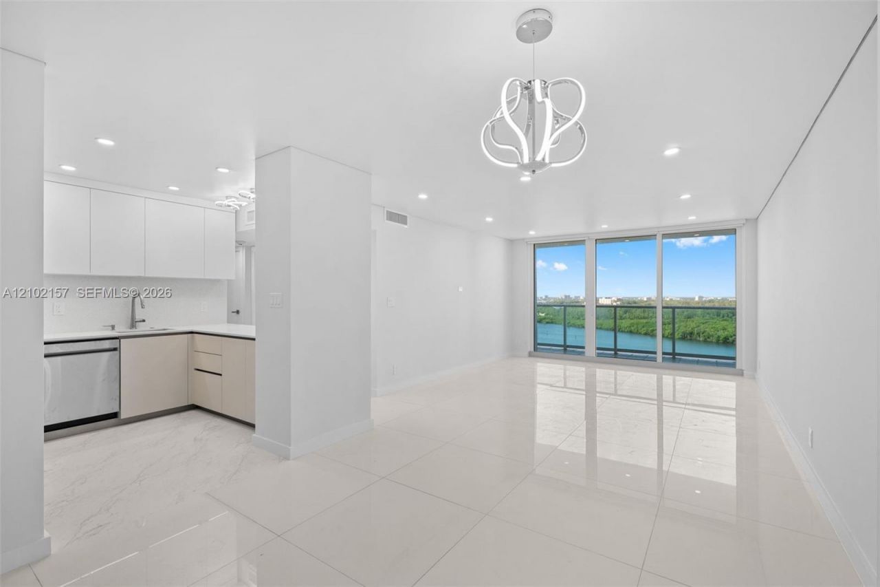 100 Bayview Dr , Unit 1919, Sunny Isles Beach, FL 33160 Photo