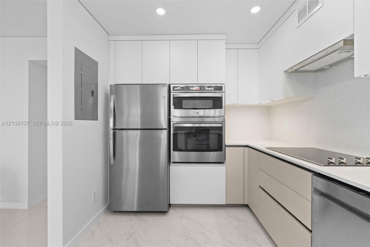 100 Bayview Dr , Unit 1919, Sunny Isles Beach, FL 33160 Photo