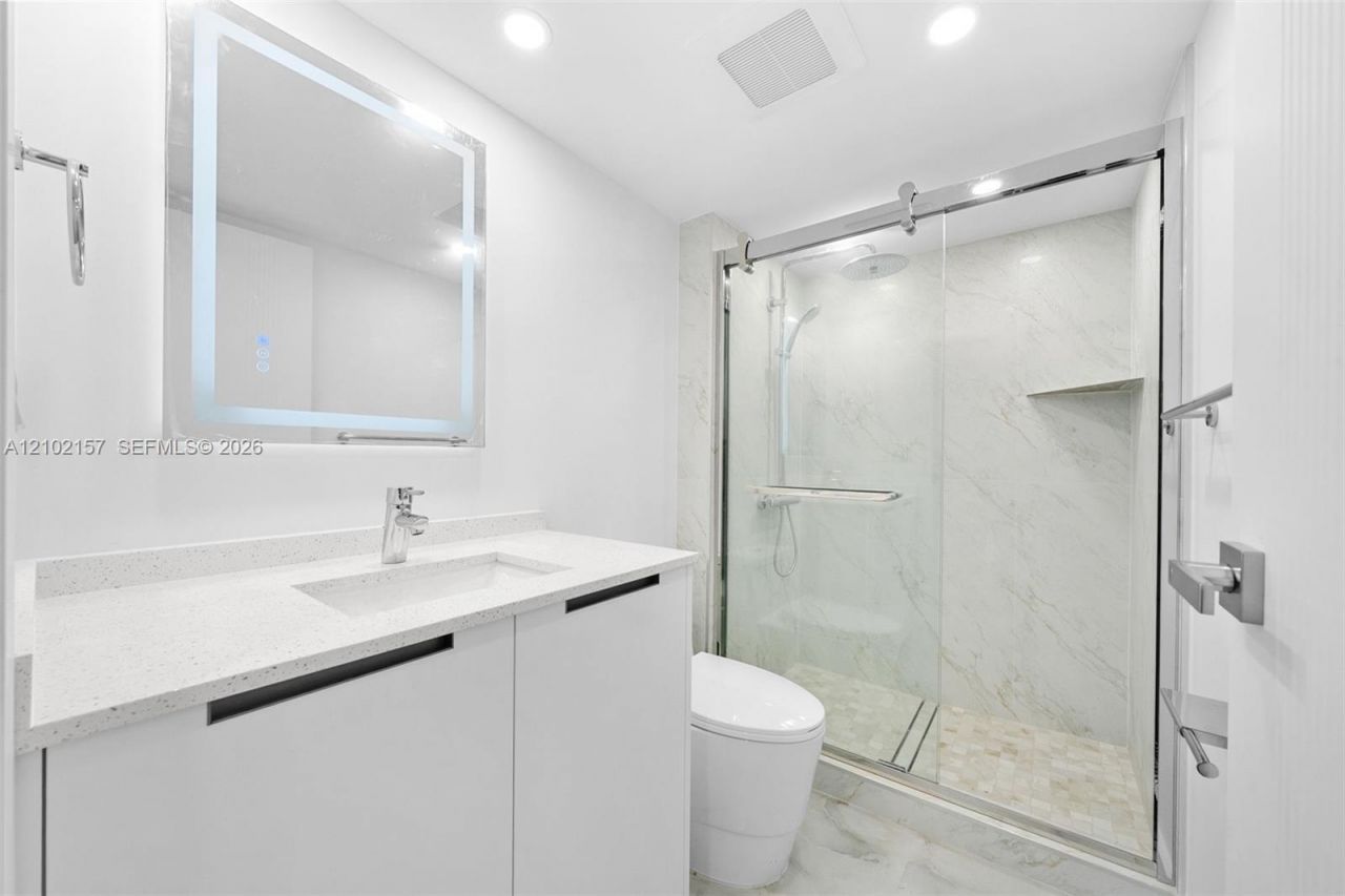 100 Bayview Dr , Unit 1919, Sunny Isles Beach, FL 33160 Photo