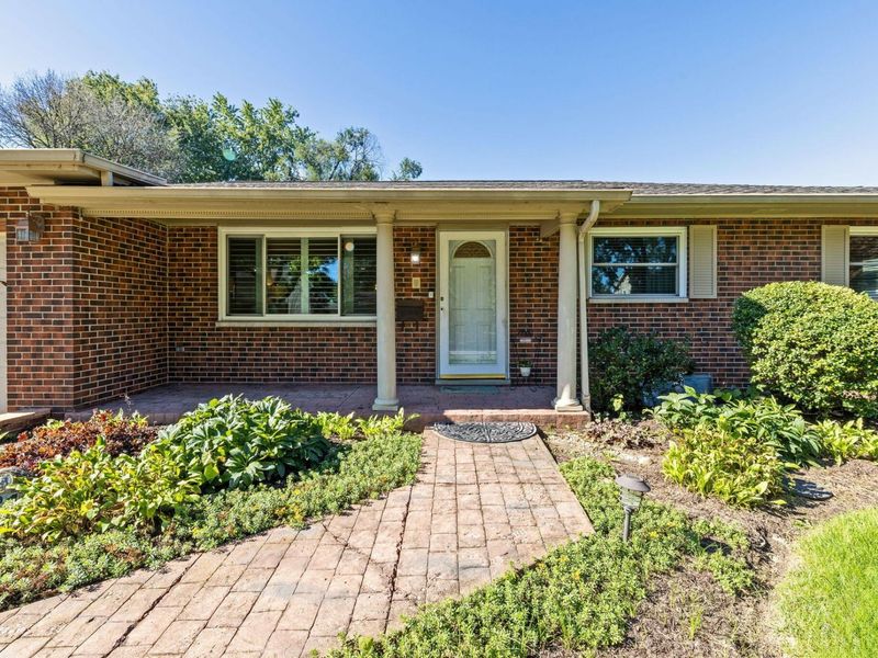 621 Old Coach Road, Westerville, OH 43081 Photo 2