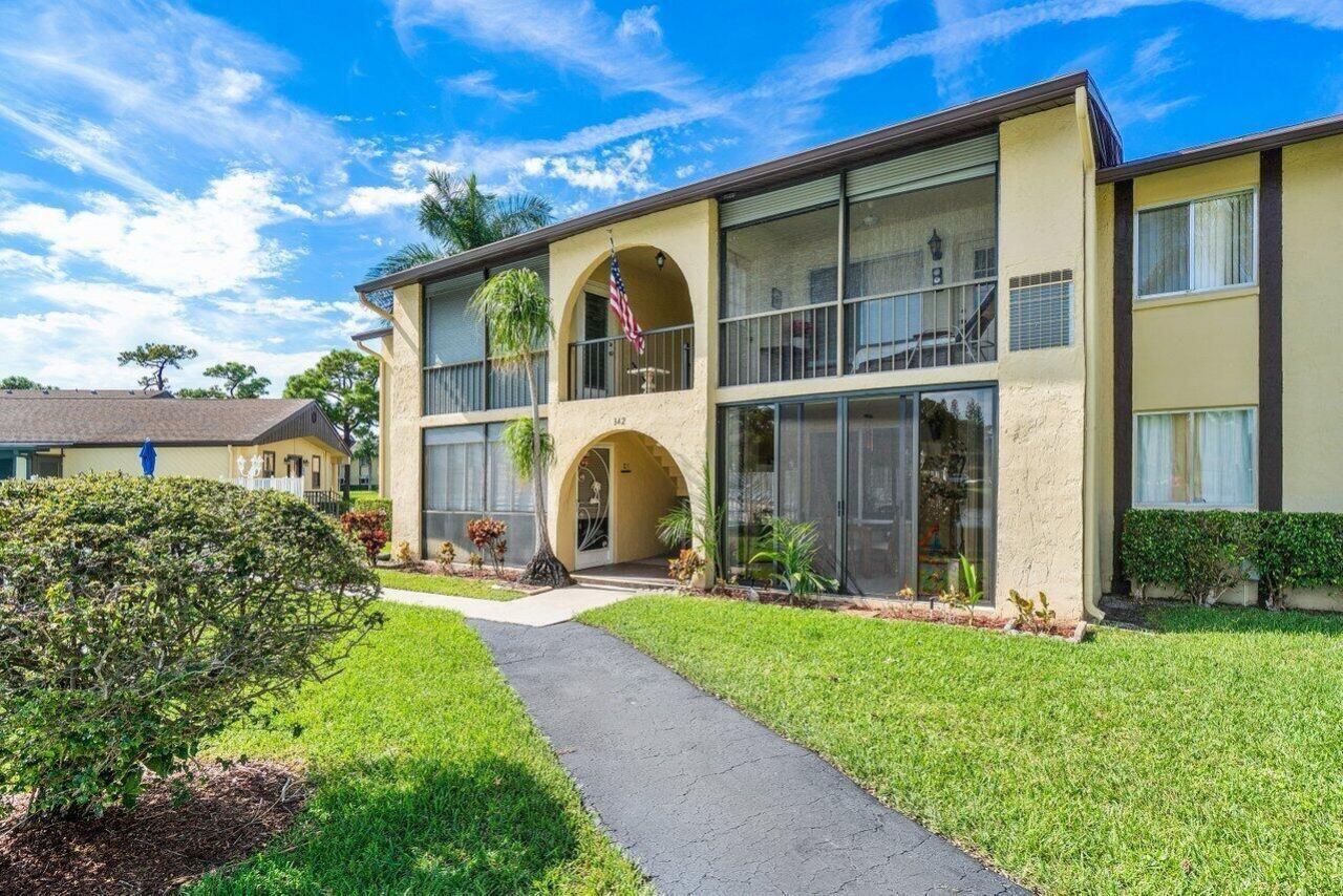 342 Pine Ridge B2 Circle, Unit B-2, Greenacres, FL 33463 Photo