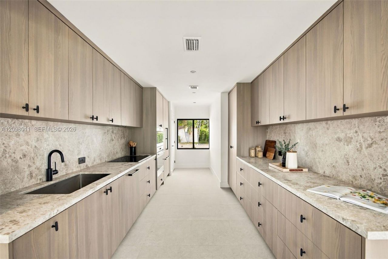2350 SW 25th Ter , Miami, FL 33133 Photo