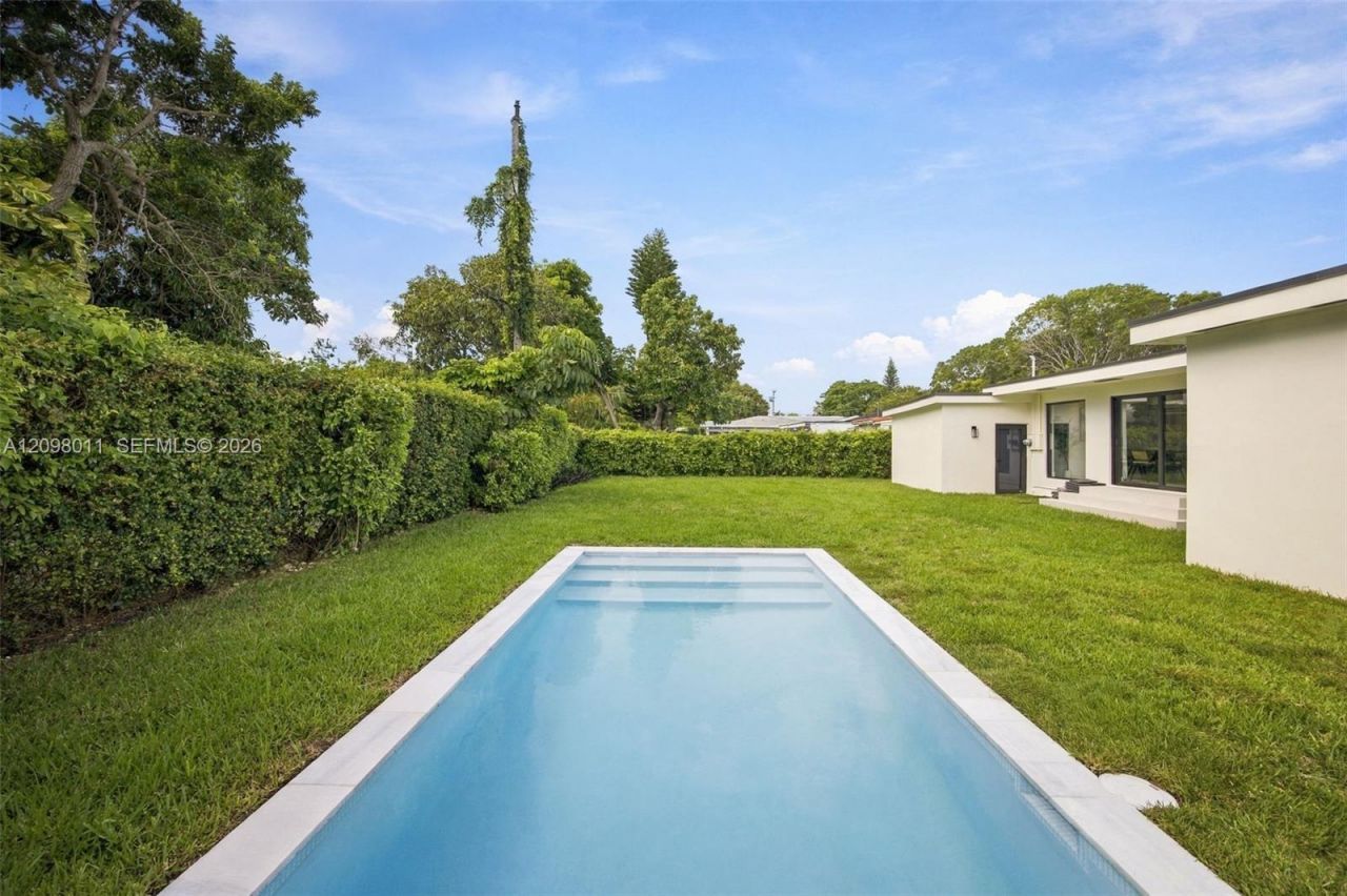 2350 SW 25th Ter , Miami, FL 33133 Photo
