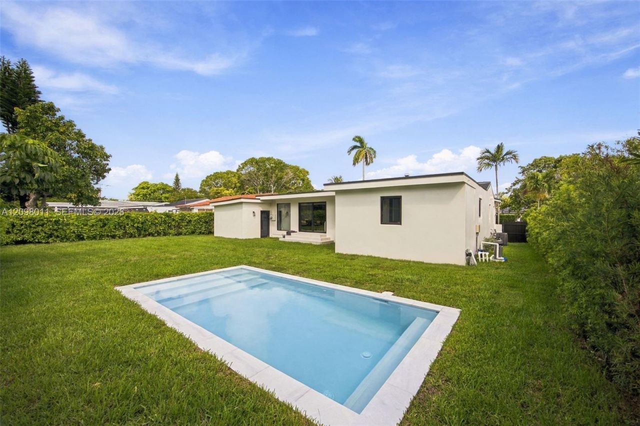 2350 SW 25th Ter , Miami, FL 33133 Photo
