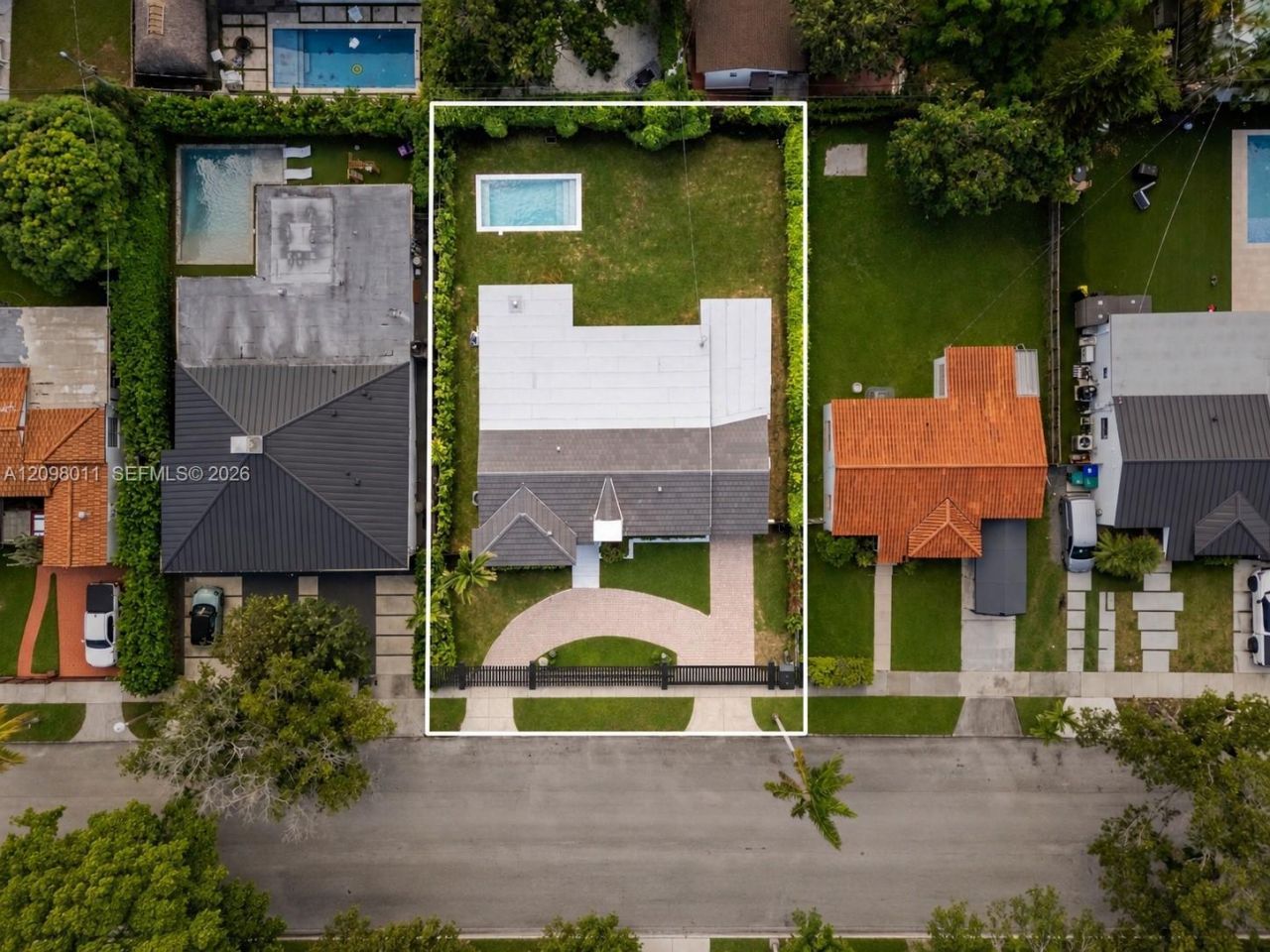 2350 SW 25th Ter , Miami, FL 33133 Photo
