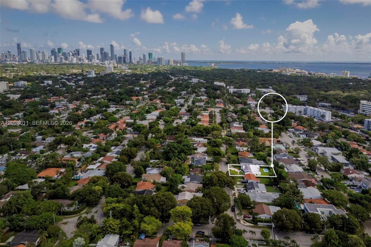 2350 SW 25th Ter , Miami, FL 33133 Photo