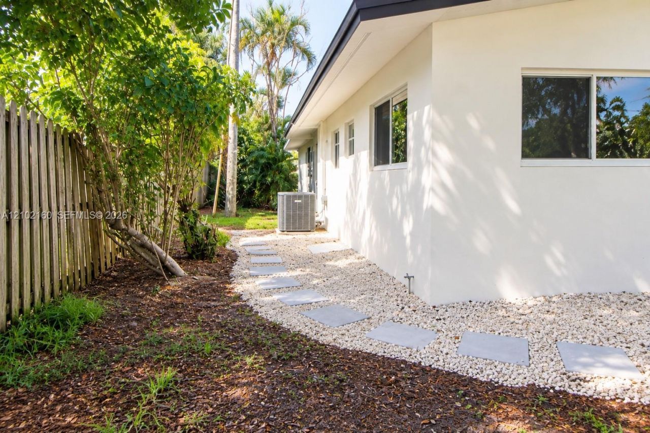 1201 NE 26th Ter, Pompano Beach, FL 33062 Photo