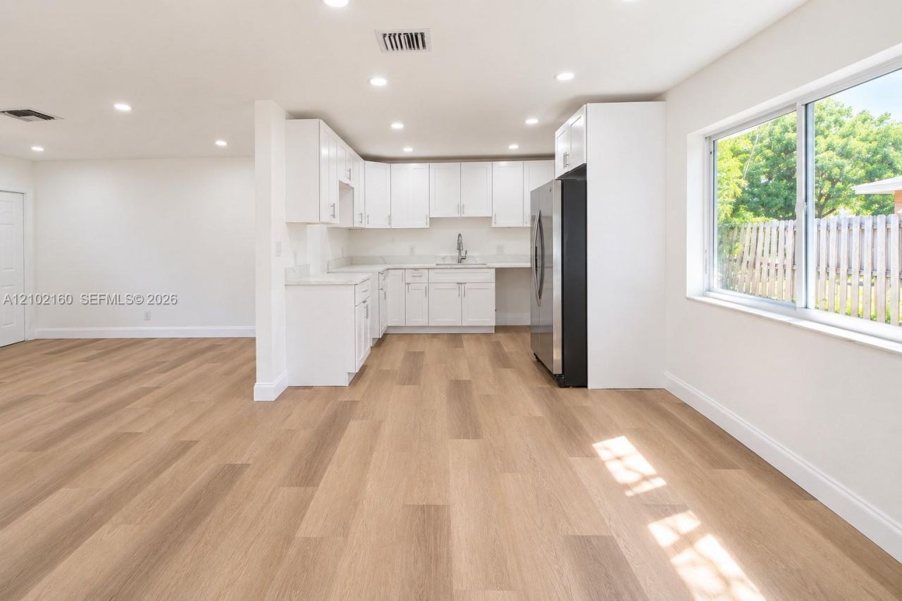 1201 NE 26th Ter, Pompano Beach, FL 33062 Photo