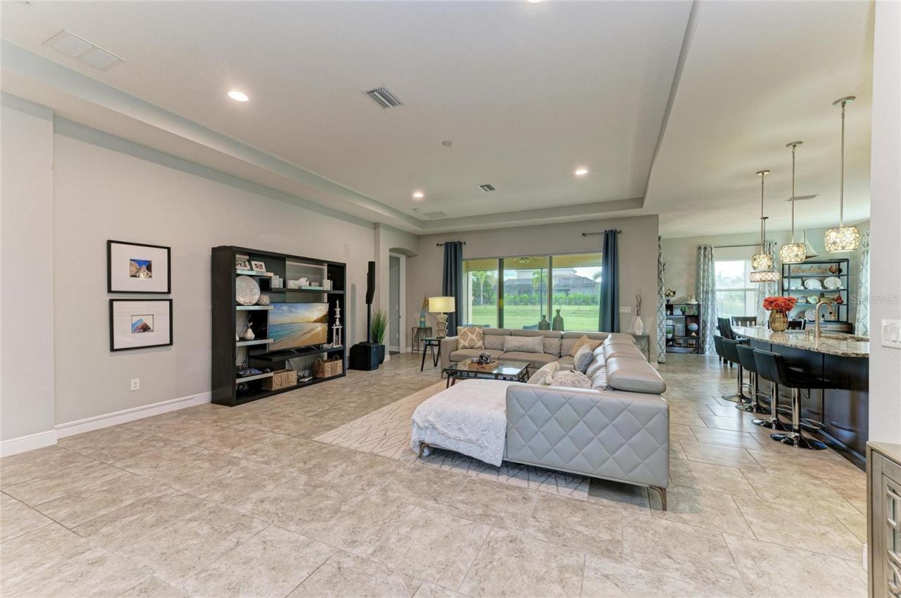 519 165th Street E, Bradenton, FL 34212 Photo