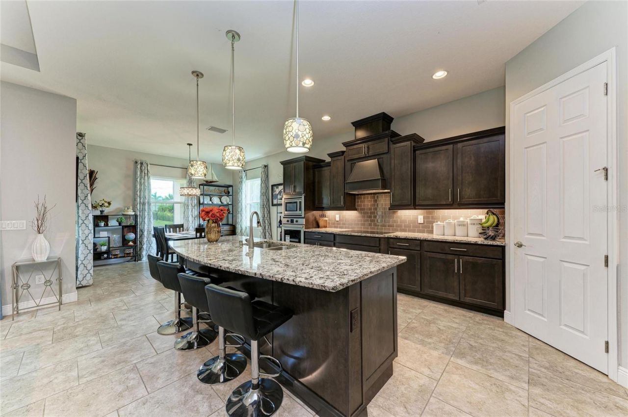 519 165th Street E, Bradenton, FL 34212 Photo