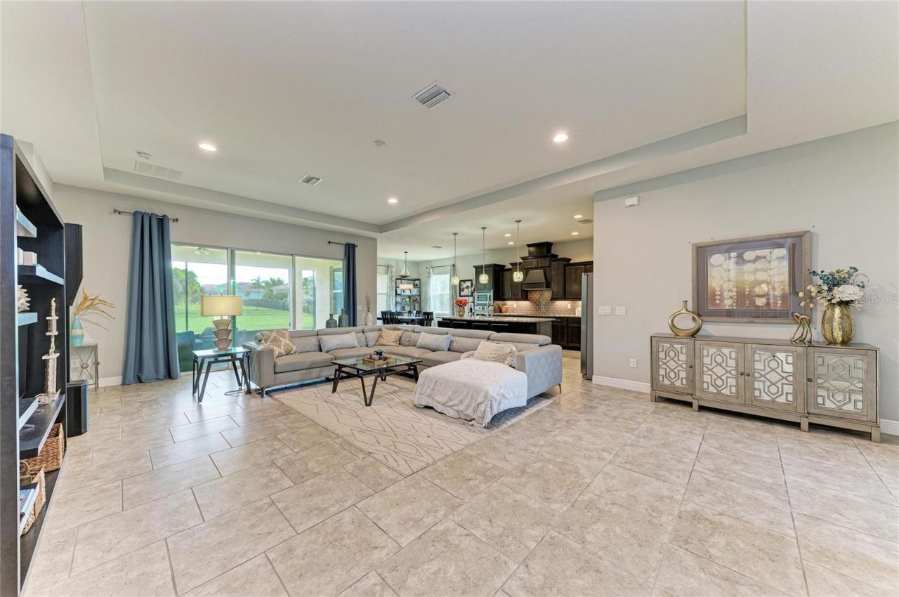 519 165th Street E, Bradenton, FL 34212 Photo